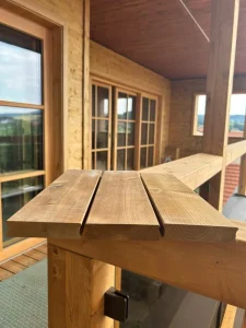 De ce sa alegi lambriurile si geamurile din lemn