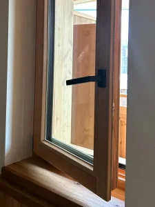 Geamuri din lemn stratificat HALSMOB