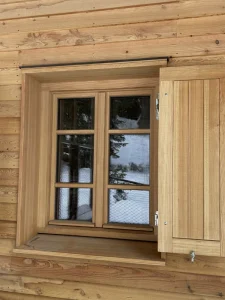 Ce include un deviz corect pentru ferestre din lemn pe comandă